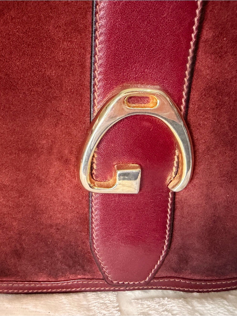 Gucci vintage Burgundy Suede Saddle Shoulder Bag with Gold Hardware - Picture 9 of 16